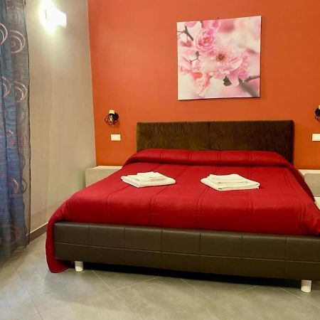 Oasi Del Turista Apartment Палермо Екстериор снимка