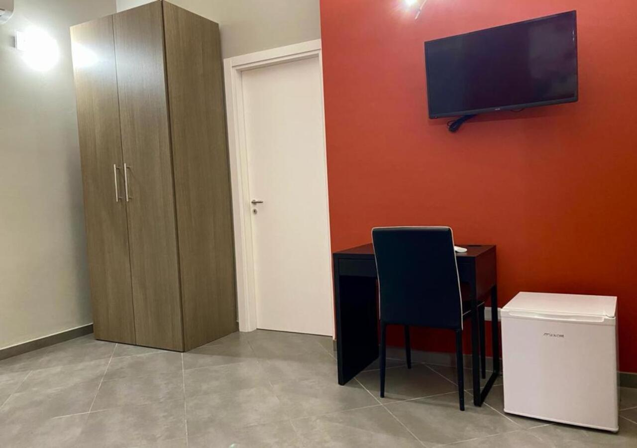 Oasi Del Turista Apartment Палермо Екстериор снимка